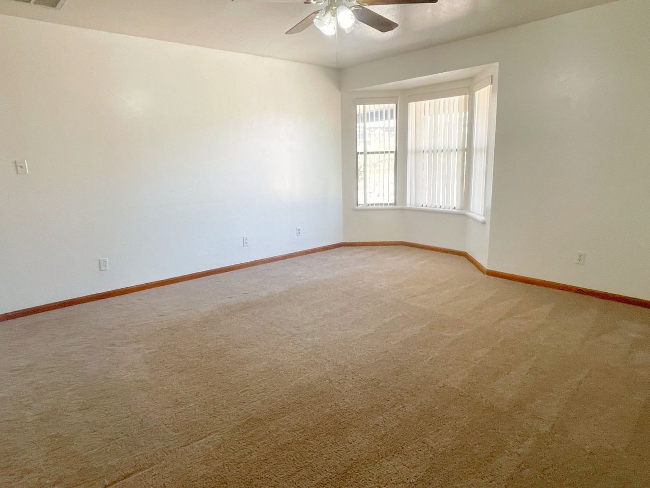 35424 N 15th Ave - Photo 3 of 23