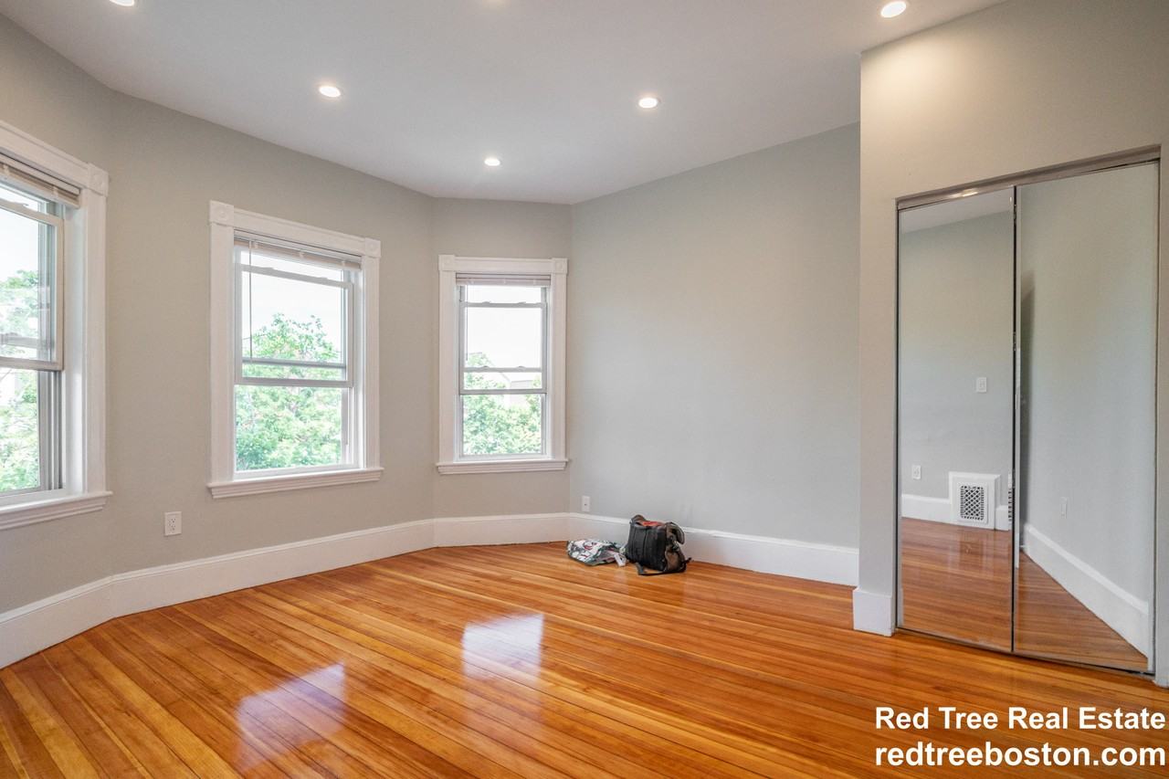 164 Hyde Park Ave #1 - Photo 2 of 11