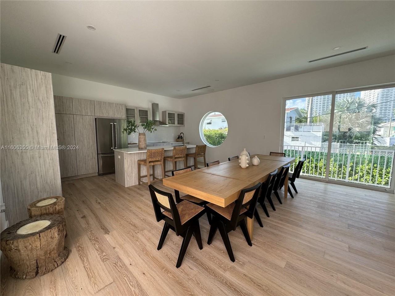 1065 Ne Little River Dr #NA - Photo 2 of 31