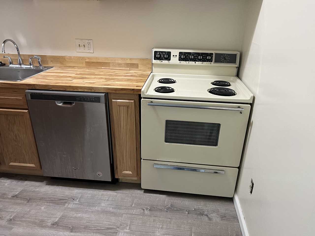 19 Charter Oak Place #2D - Photo 2 of 6