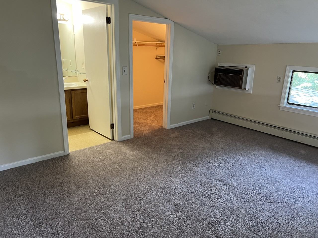 19 Charter Oak Place #2D - Photo 4 of 6