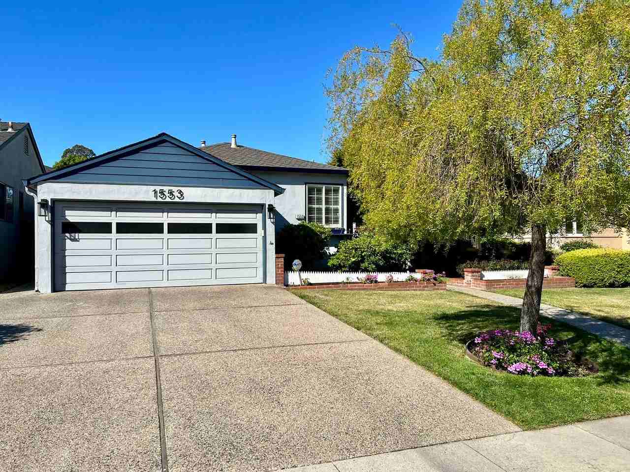 1553 Eastmoor Rd - Photo 2 of 43