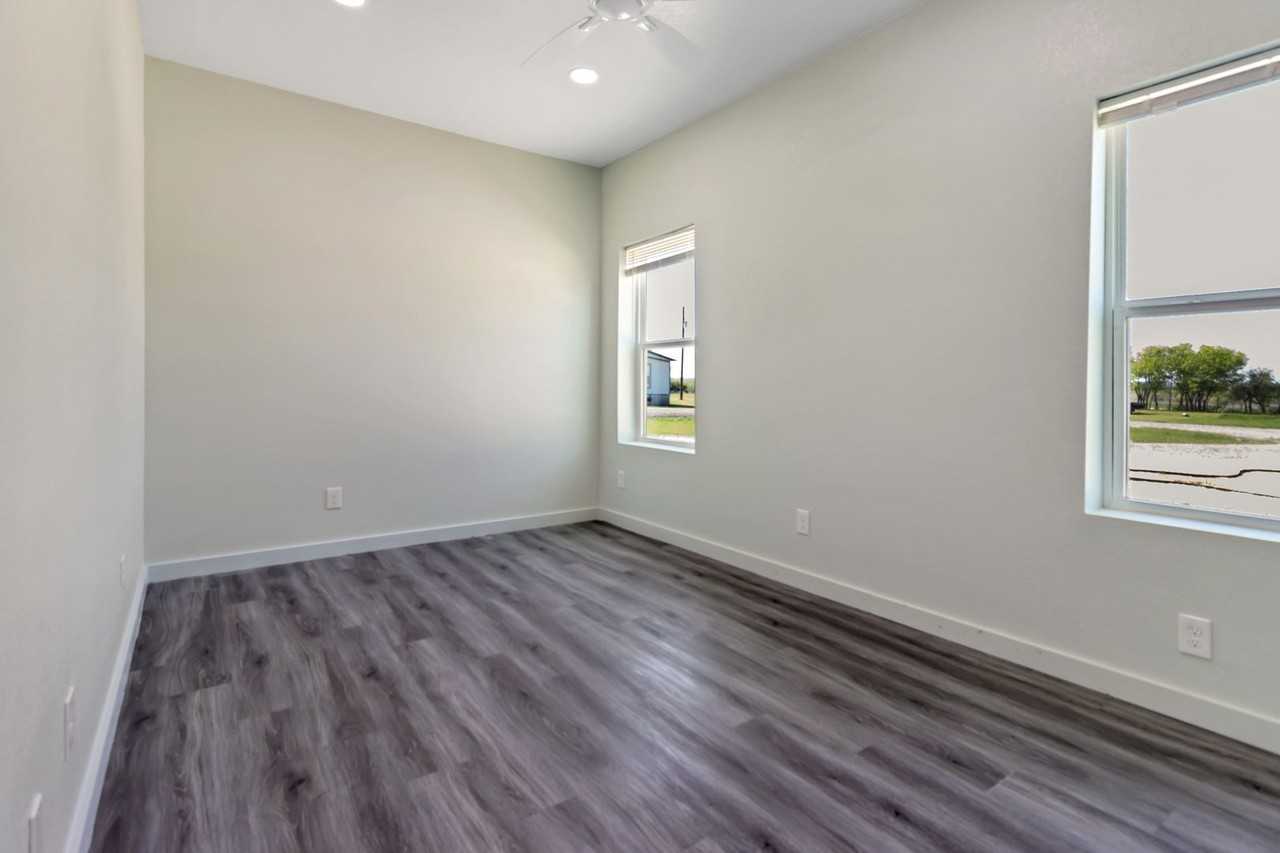 1310 W Fm 487 - Photo 7 of 15