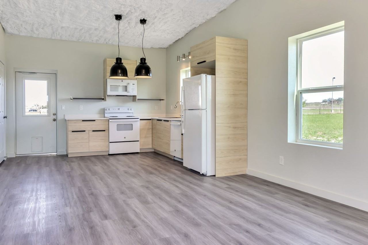 1310 W Fm 487 - Photo 2 of 15
