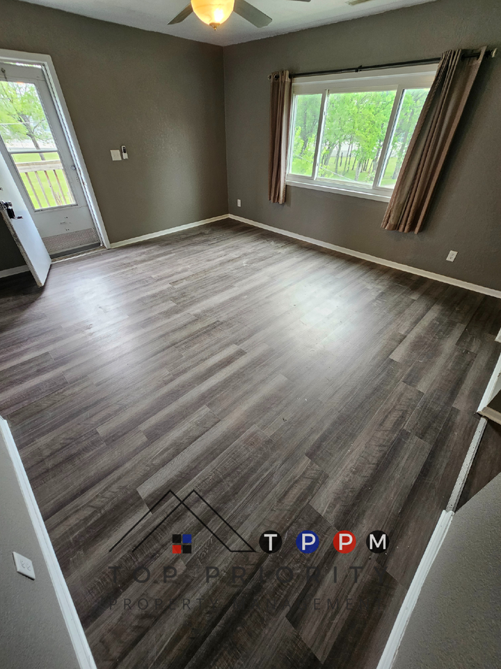 41 1/2 John St - Photo 3 of 12