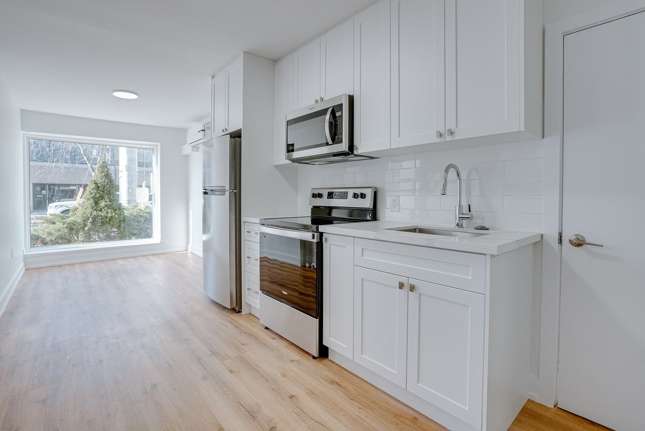 200 King St - Photo 2 of 9