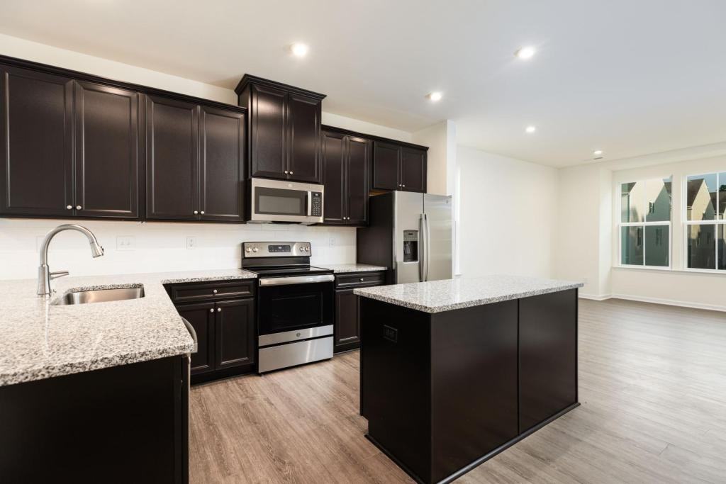 6130 Cleburne Ct - Photo 2 of 13