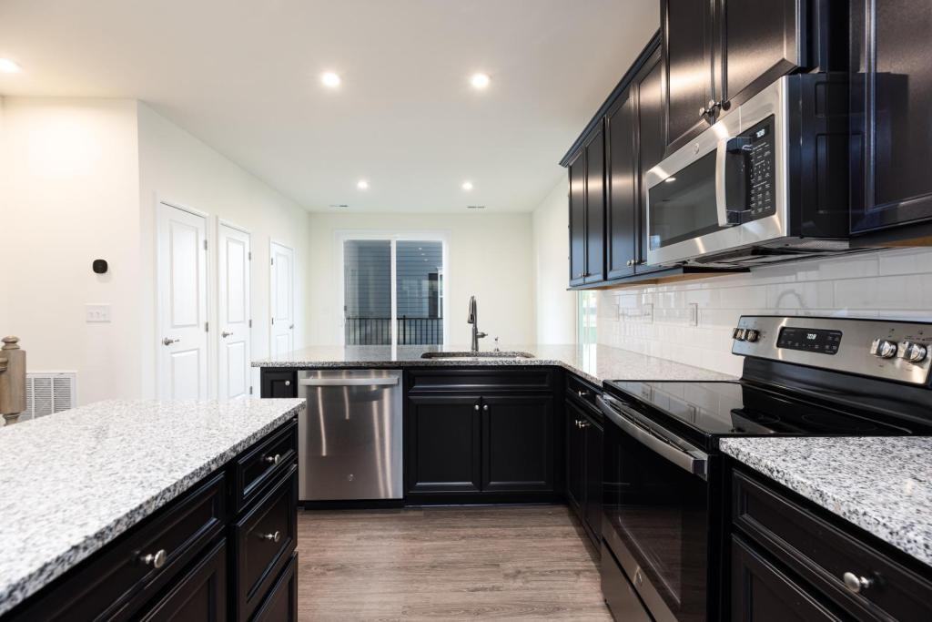 6130 Cleburne Ct - Photo 4 of 13