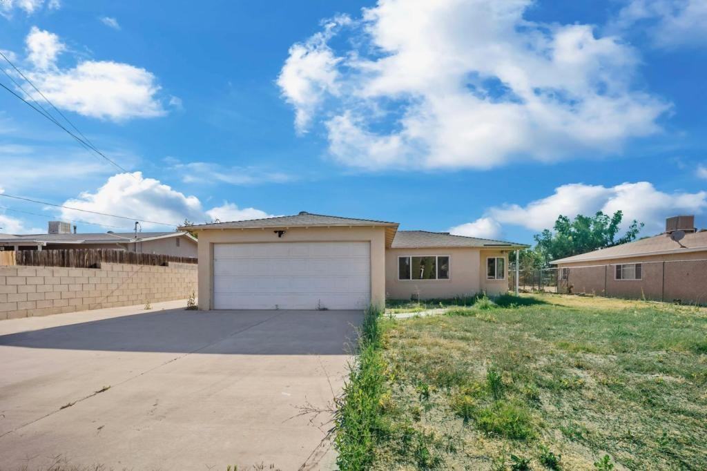 42215 52nd St W - Photo 2 of 36