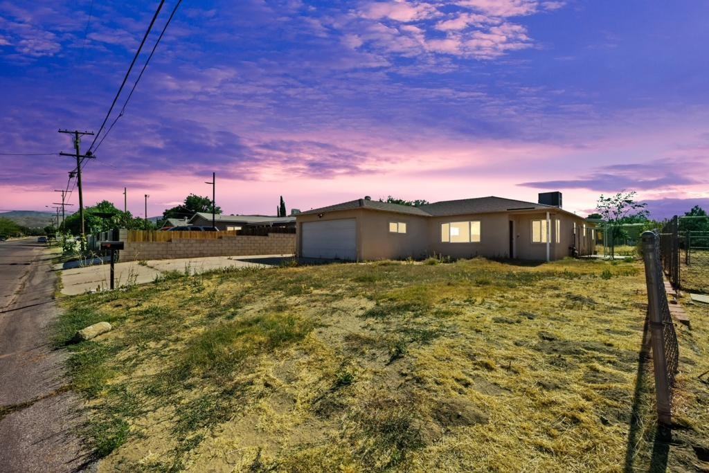 42215 52nd St W - Photo 4 of 36