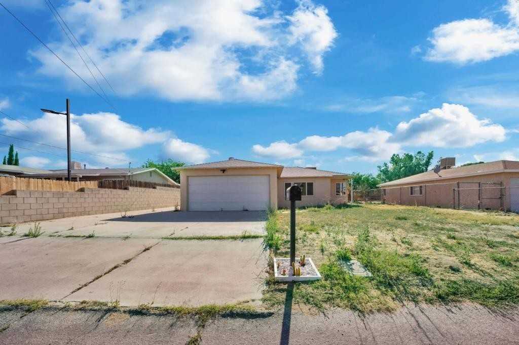 42215 52nd St W - Photo 7 of 36