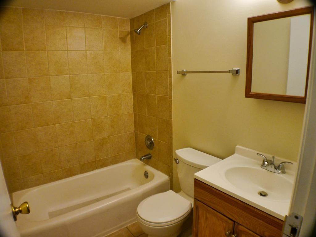 10410 Moody Ave ##Il - Photo 5 of 8