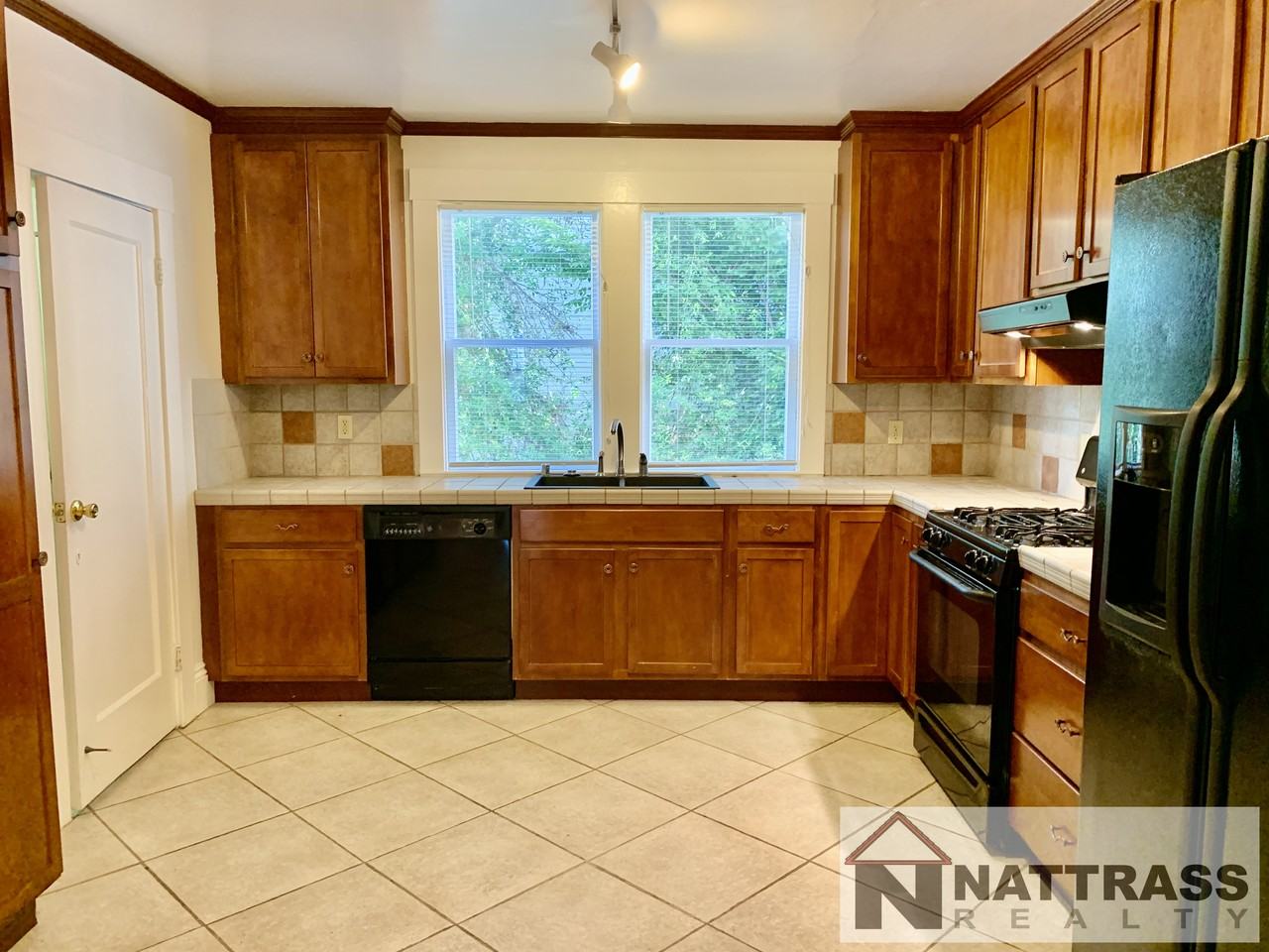 1948 Lombard Street - Photo 2 of 21