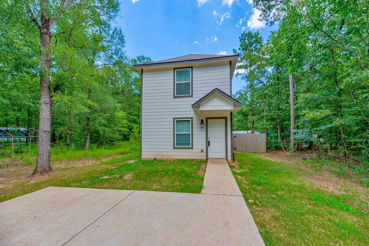 268 Oakridge - Photo 2 of 12