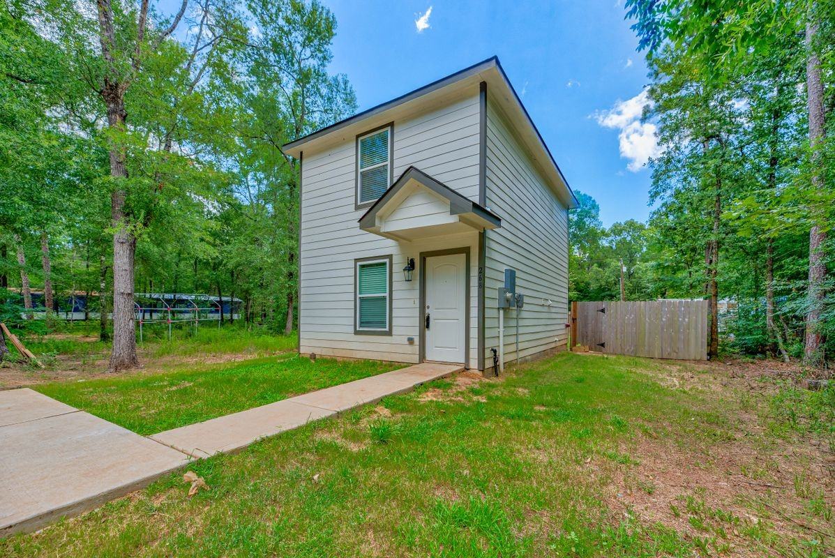 268 Oakridge - Photo 3 of 12