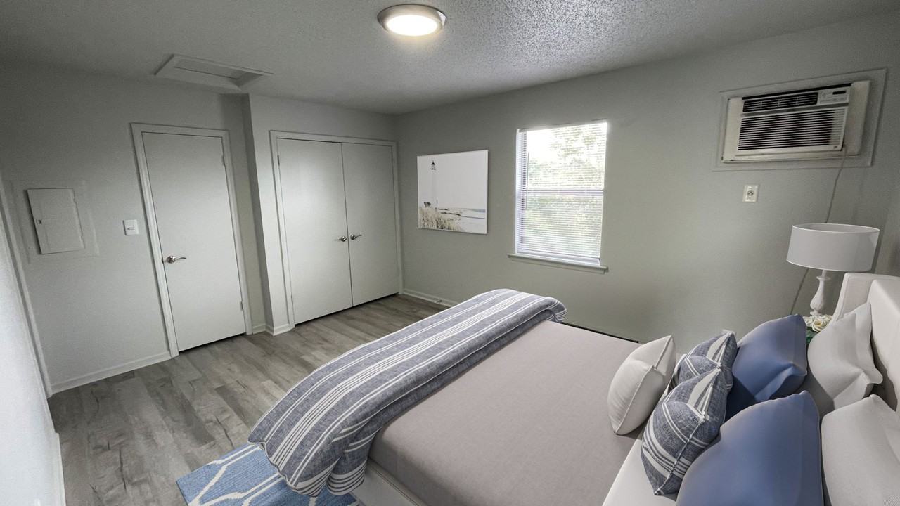 Boulevard West Apartments - Photo 3 of 33