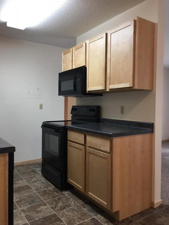 902 15th St N - Photo 3 of 16