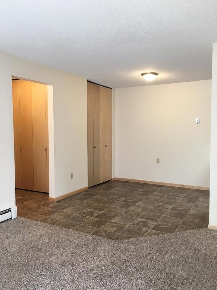 902 15th St N - Photo 4 of 16