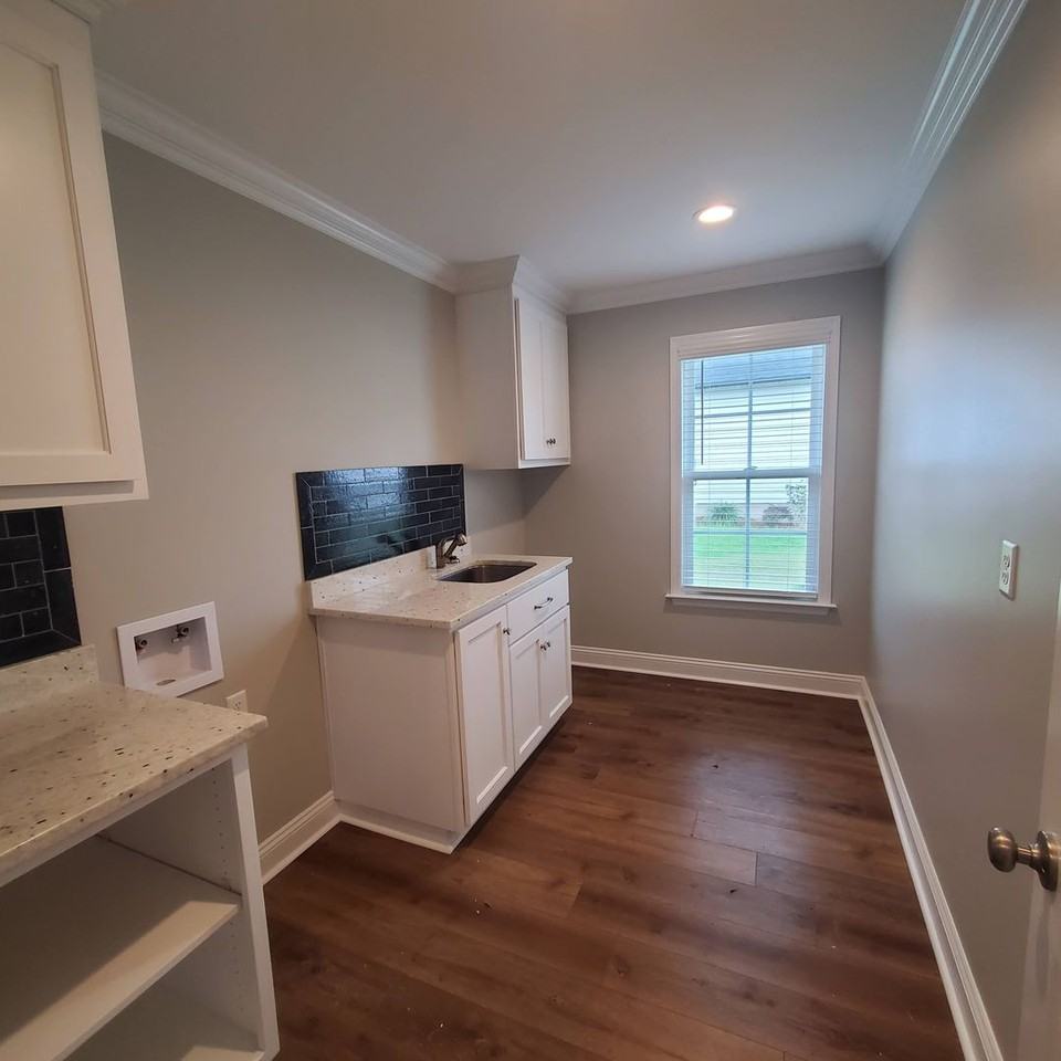 3908 Bishop Ct - Photo 4 of 15