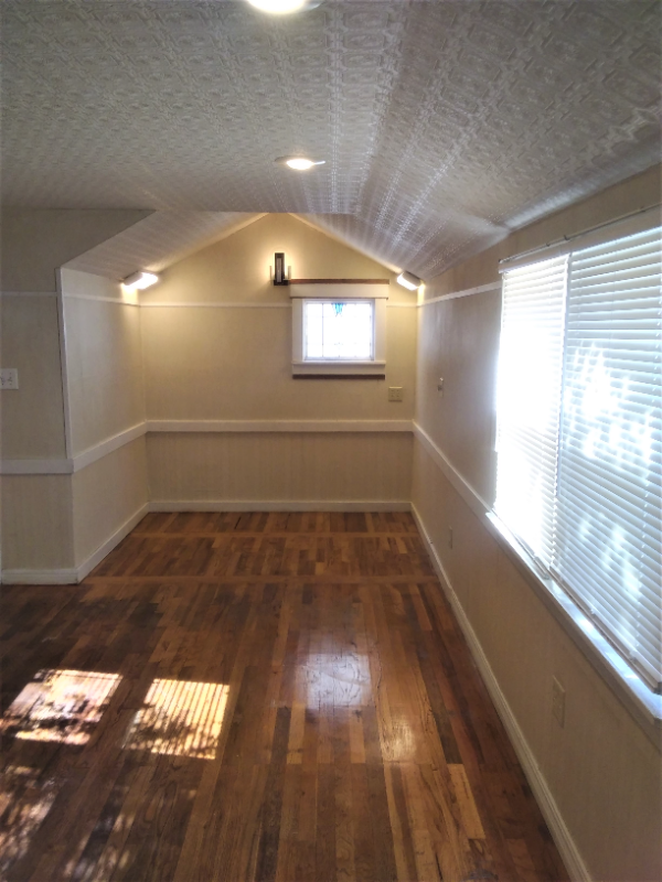 1404B S Jefferson St - Photo 4 of 11