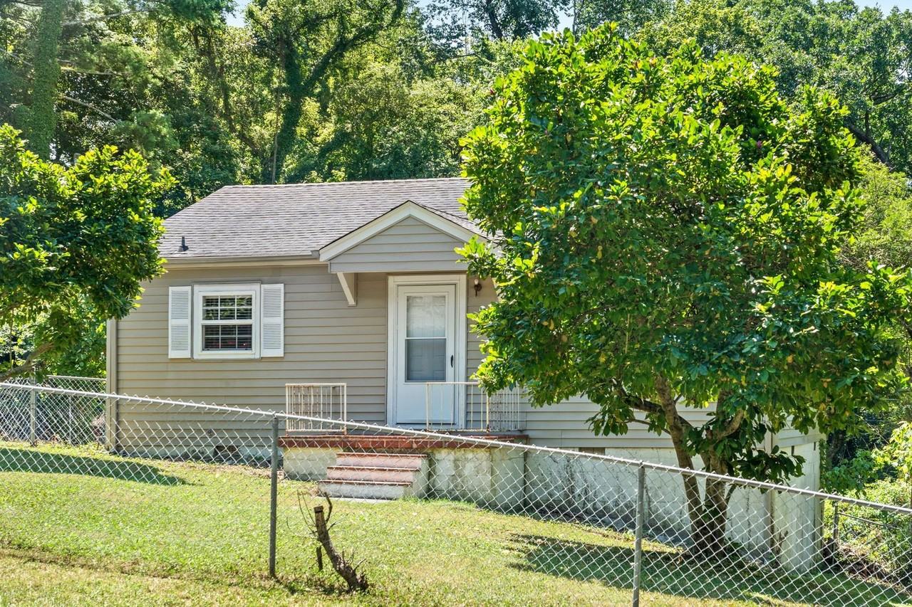 1011 Buck Dr - Photo 3 of 24