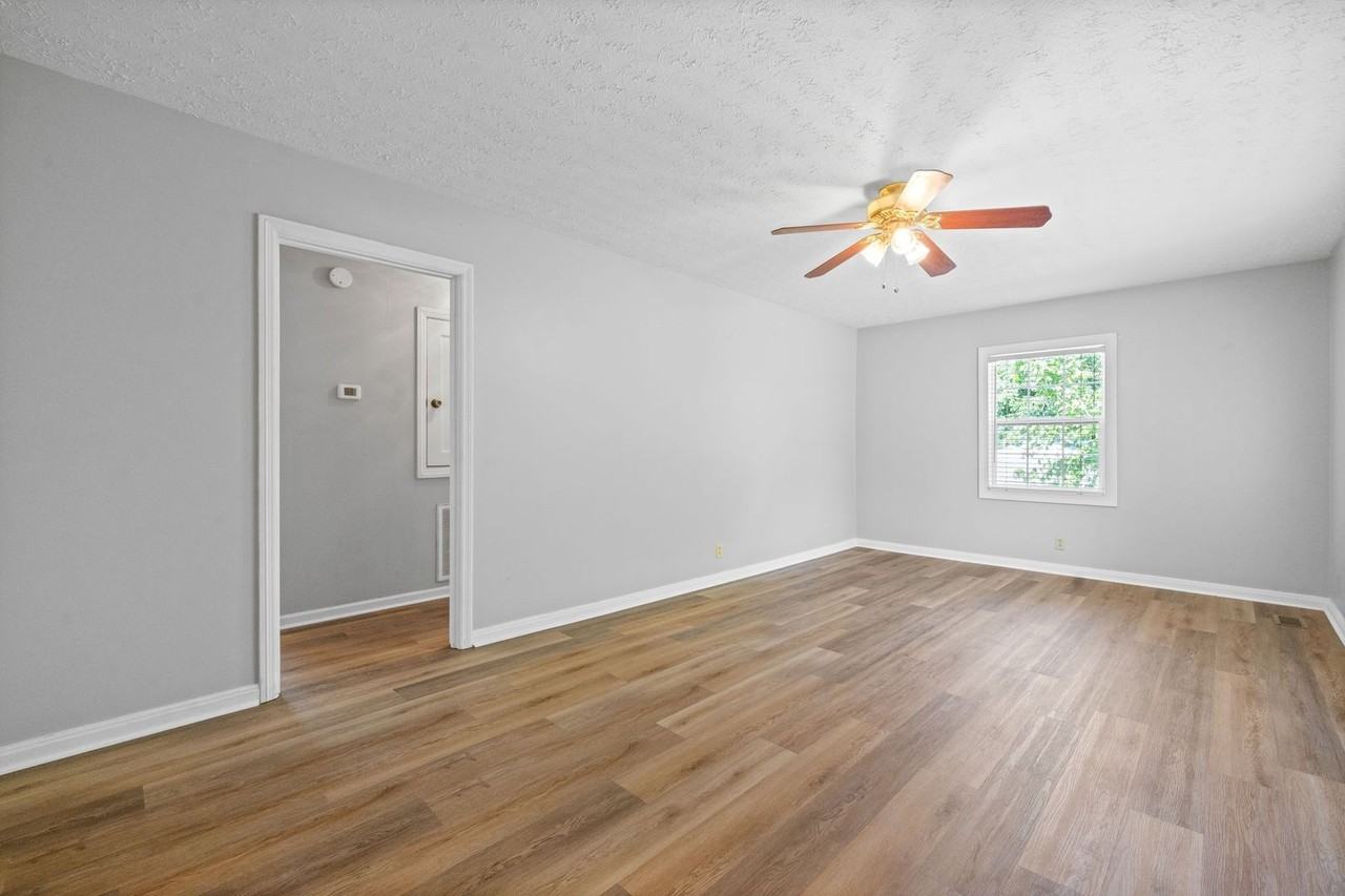 1011 Buck Dr - Photo 6 of 24
