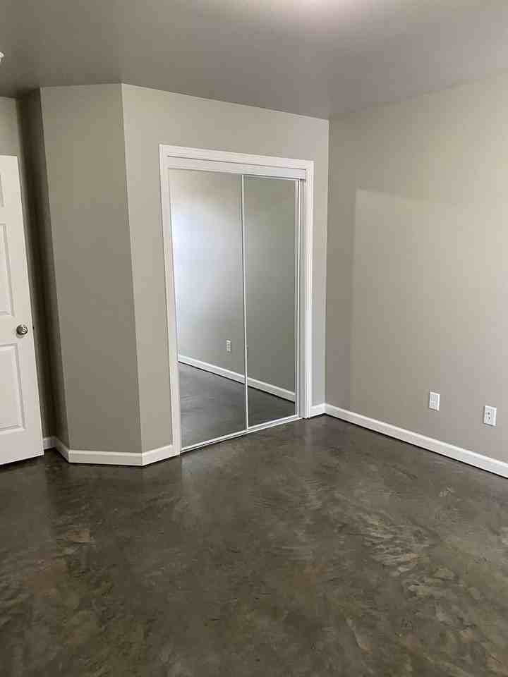 811 Picotte - Photo 3 of 7