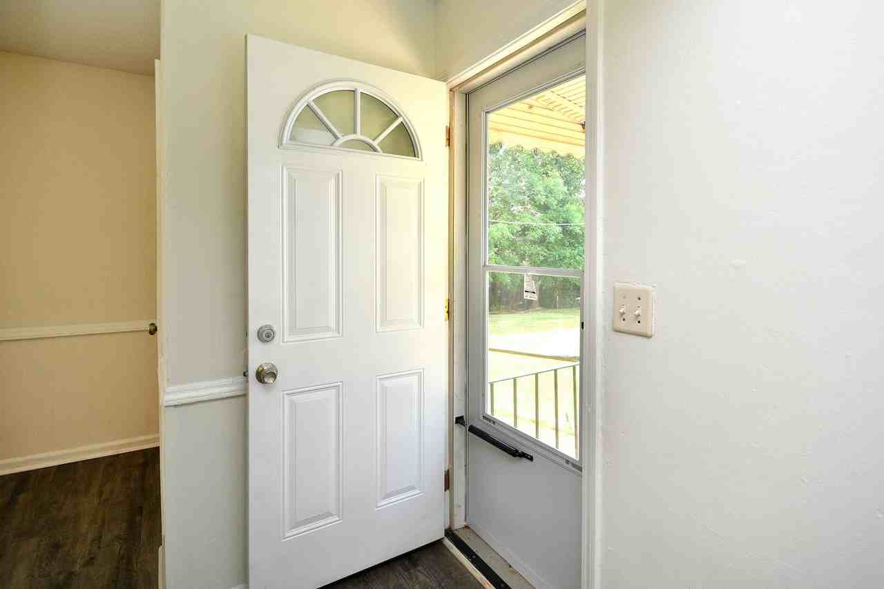 409 Bethlehem Dr - Photo 6 of 26