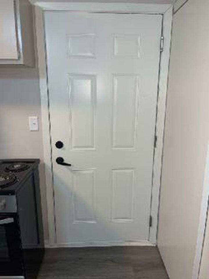 1526 E Superior St - Photo 5 of 7