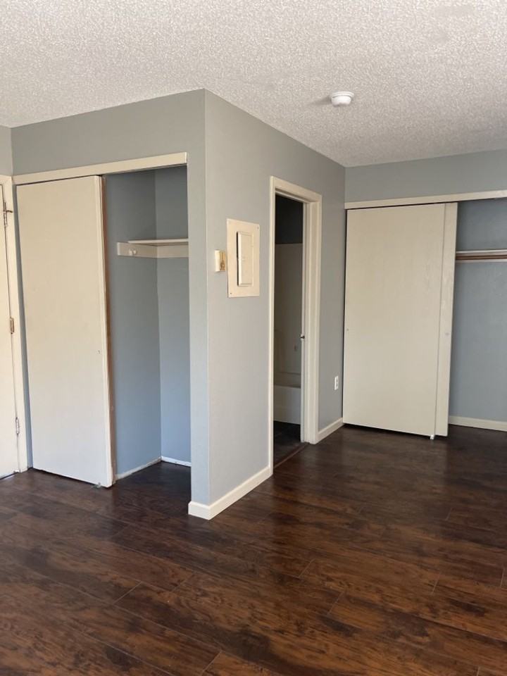 1526 E Superior St #4 - Photo 6 of 10