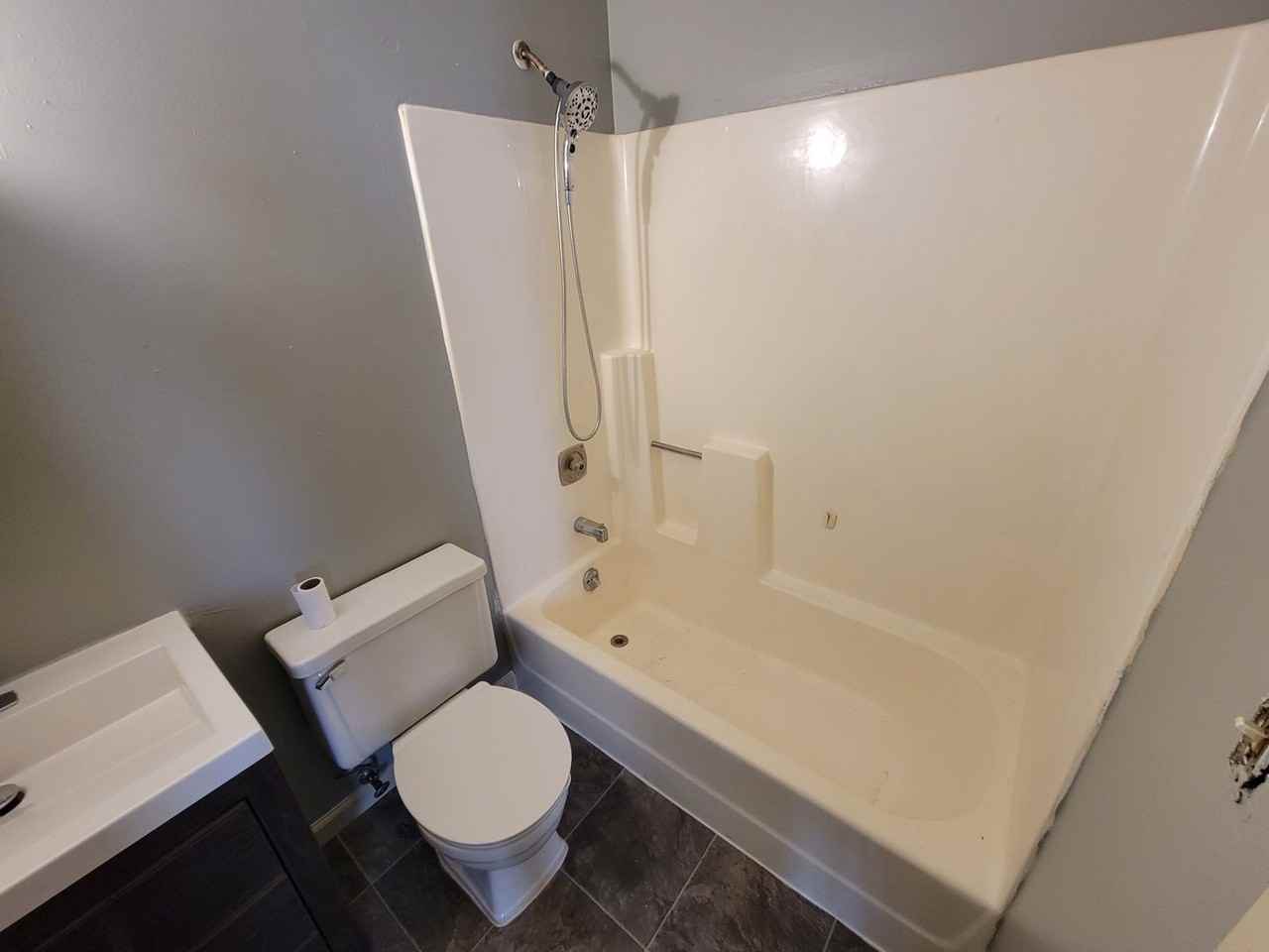 1526 E Superior St #4 - Photo 7 of 10