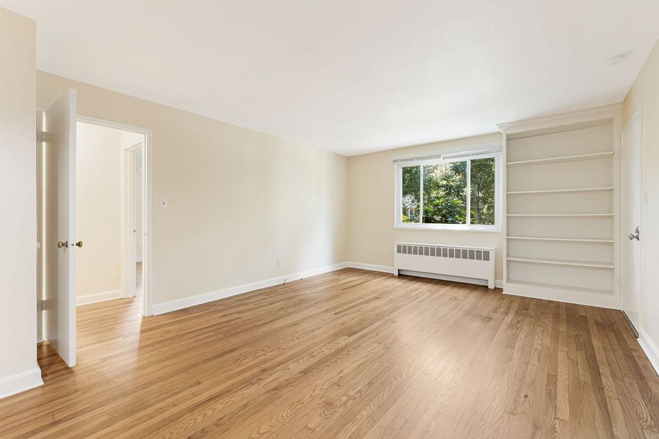 Lakeshore Apartments - Photo 3 of 16