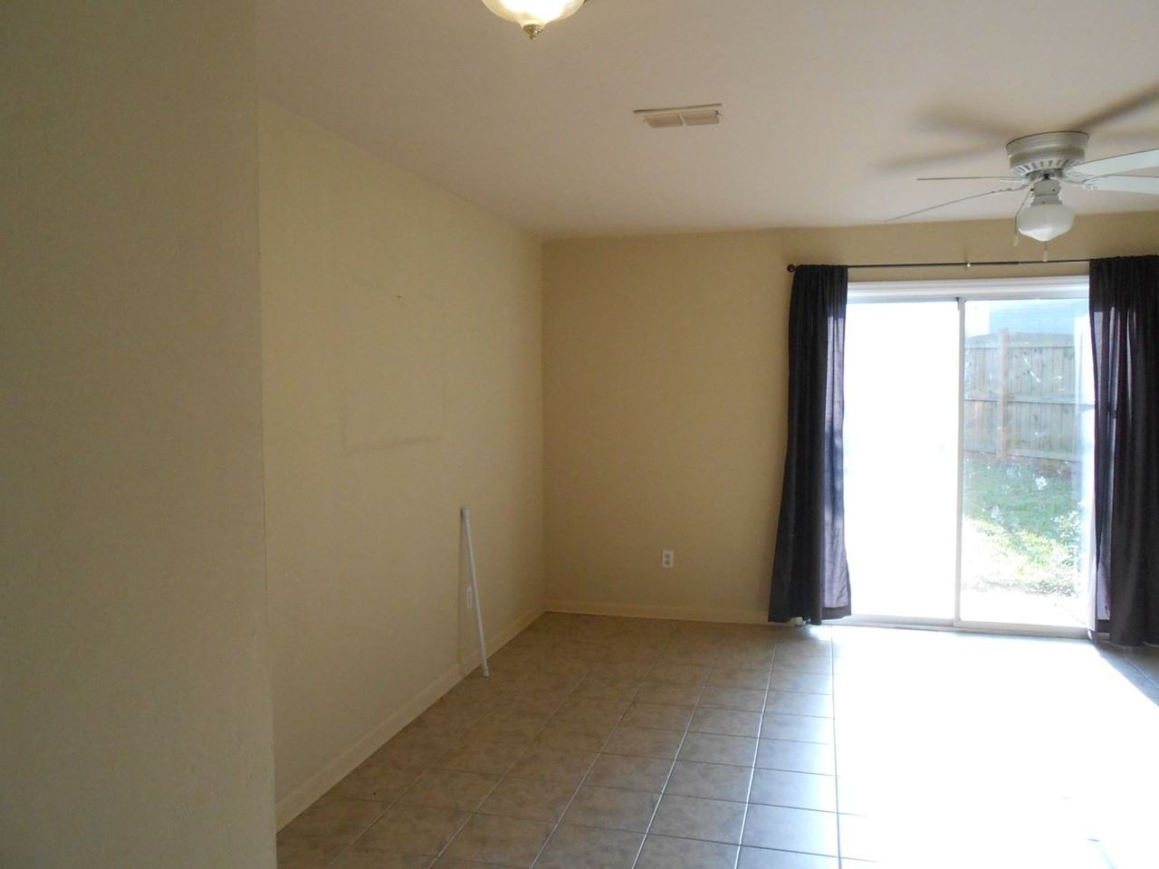 1909 Belle Vue Way Apt E - Photo 3 of 14