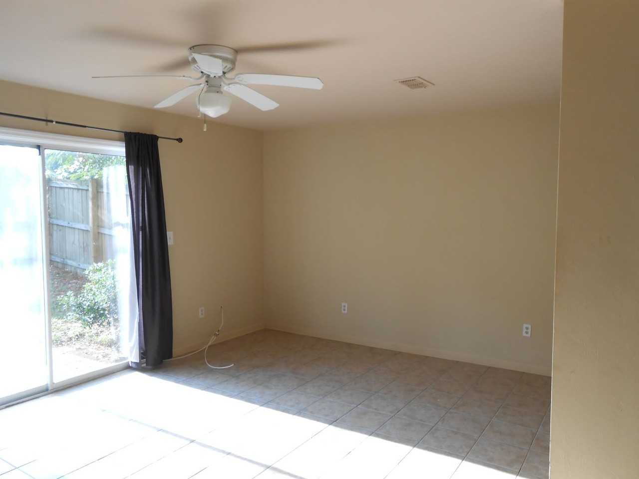 1909 Belle Vue Way Apt E - Photo 4 of 14