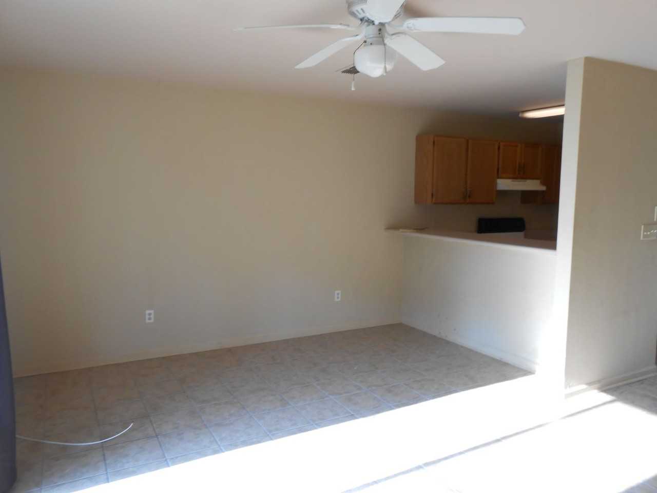 1909 Belle Vue Way Apt E - Photo 5 of 14