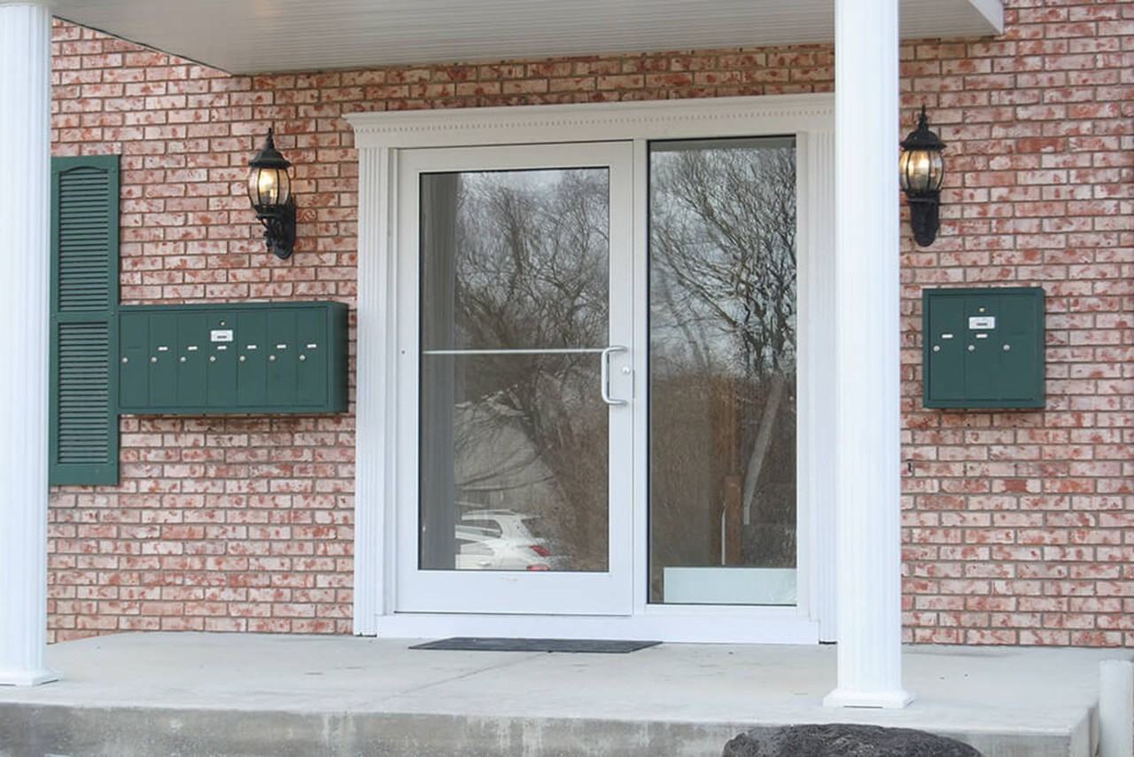 Granada Court Apartments - Photo 2 of 19