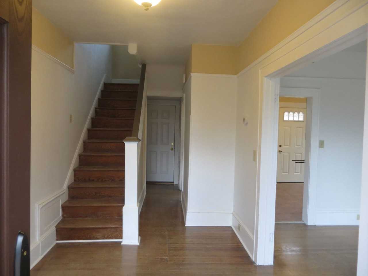 1901 Downey St - Photo 3 of 11
