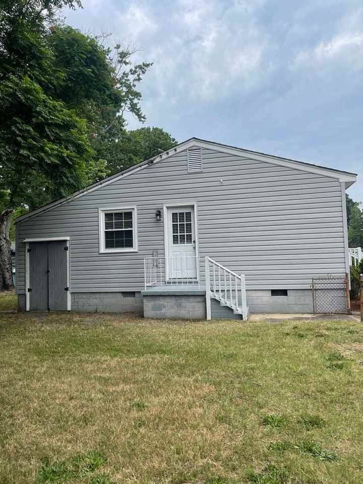 7701 Roanoke Ave - Photo 3 of 17