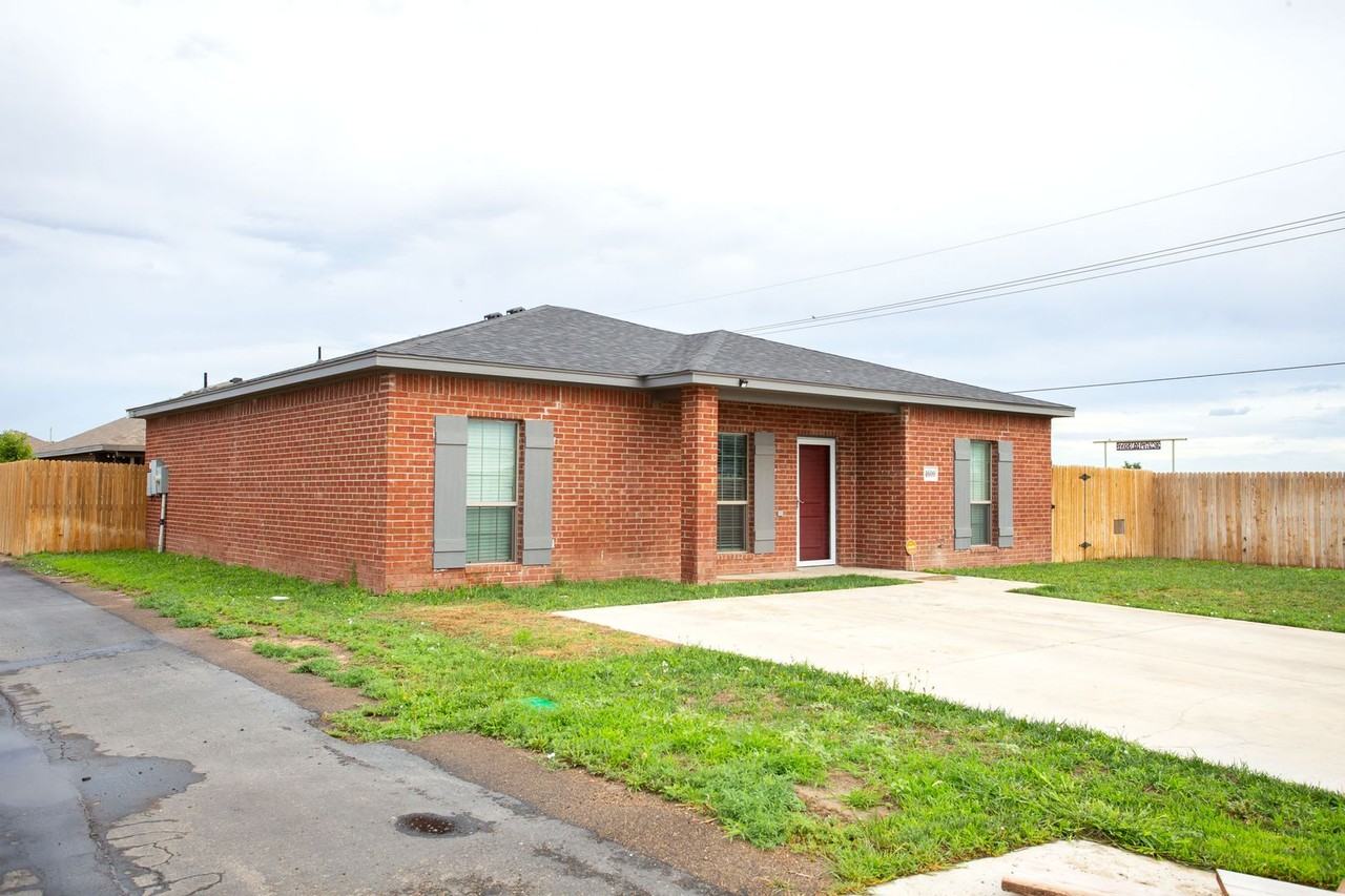 4600 Gloster St - Photo 3 of 19