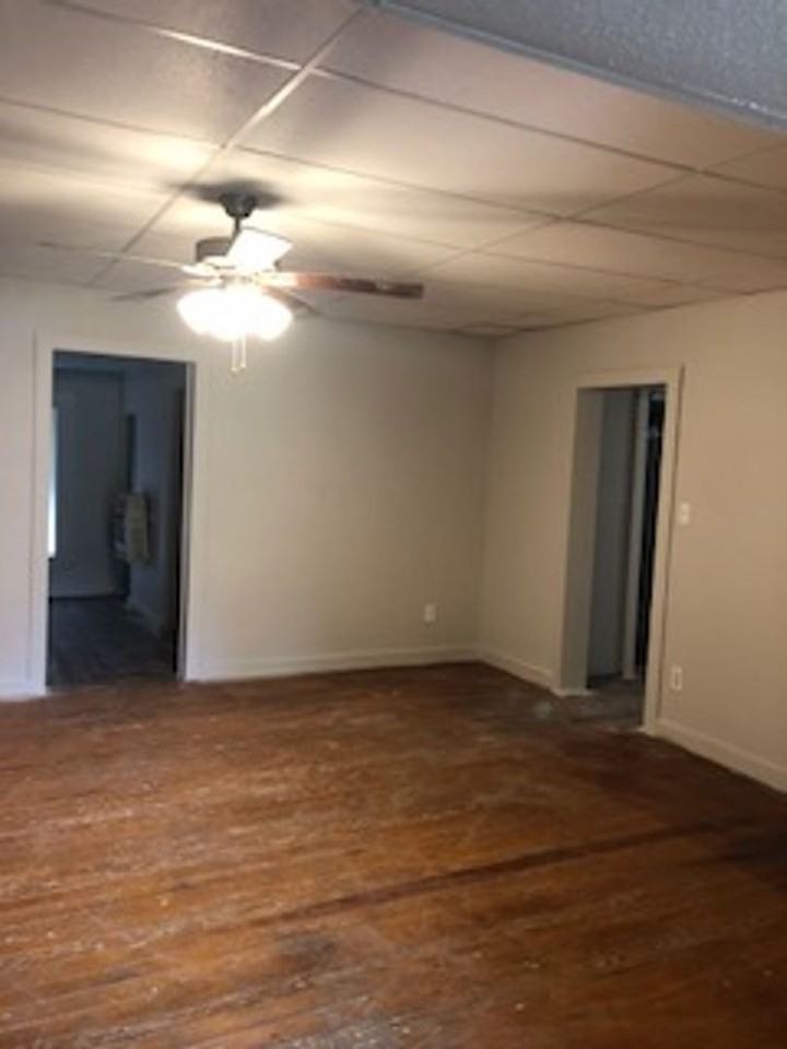 201 W Center St - Photo 3 of 12