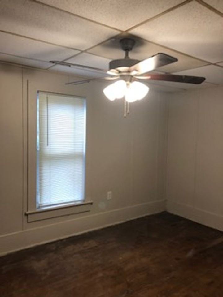 201 W Center St - Photo 4 of 12