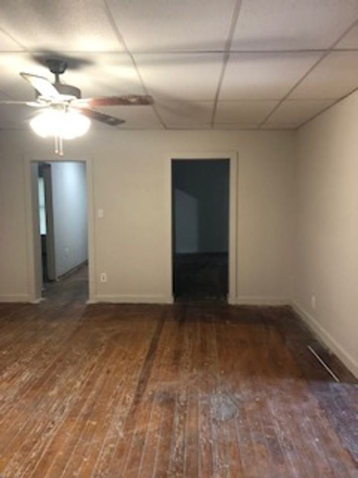 201 W Center St - Photo 6 of 12