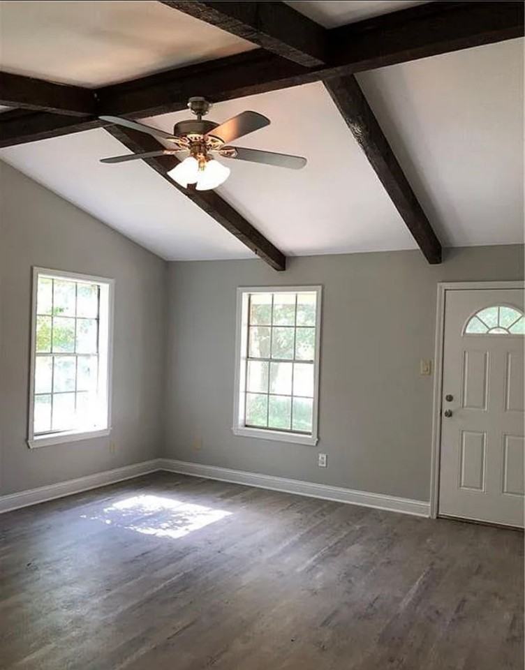 3214 Mackey Ln - Photo 2 of 7