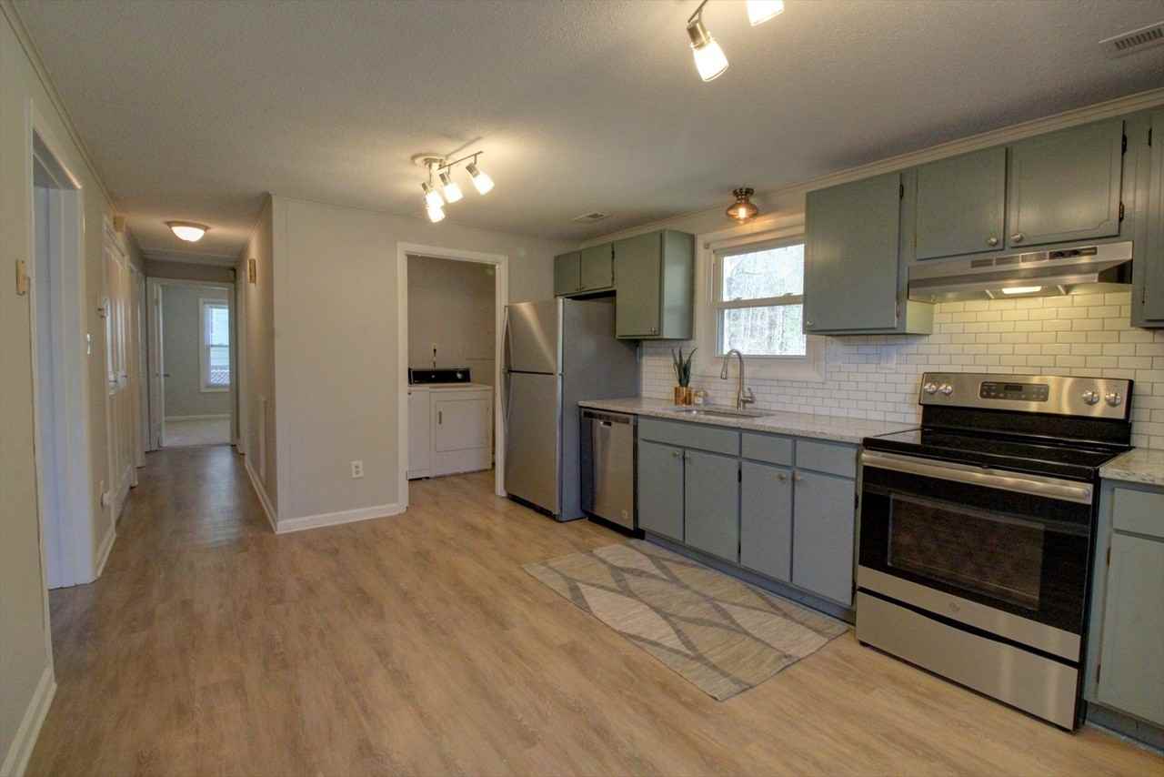 2530 Glenbrook Dr - Photo 3 of 13
