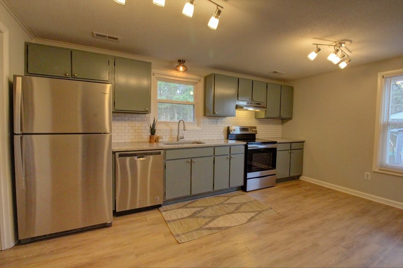2530 Glenbrook Dr - Photo 5 of 13