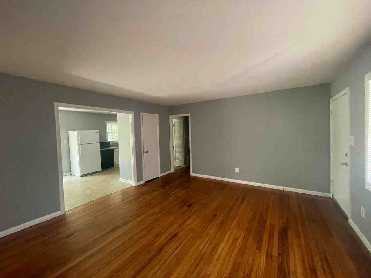 155 Pineview Dr - Photo 6 of 18