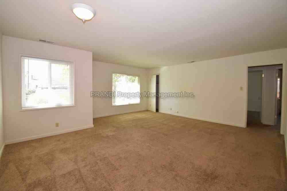 136 Mabry Way - Photo 2 of 10