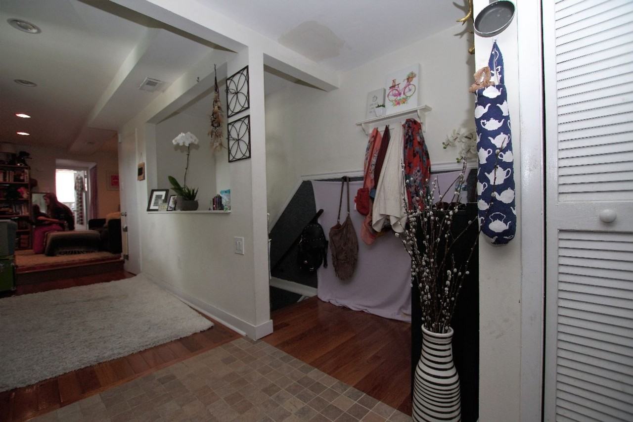 1326 Tasker - Photo 2 of 11