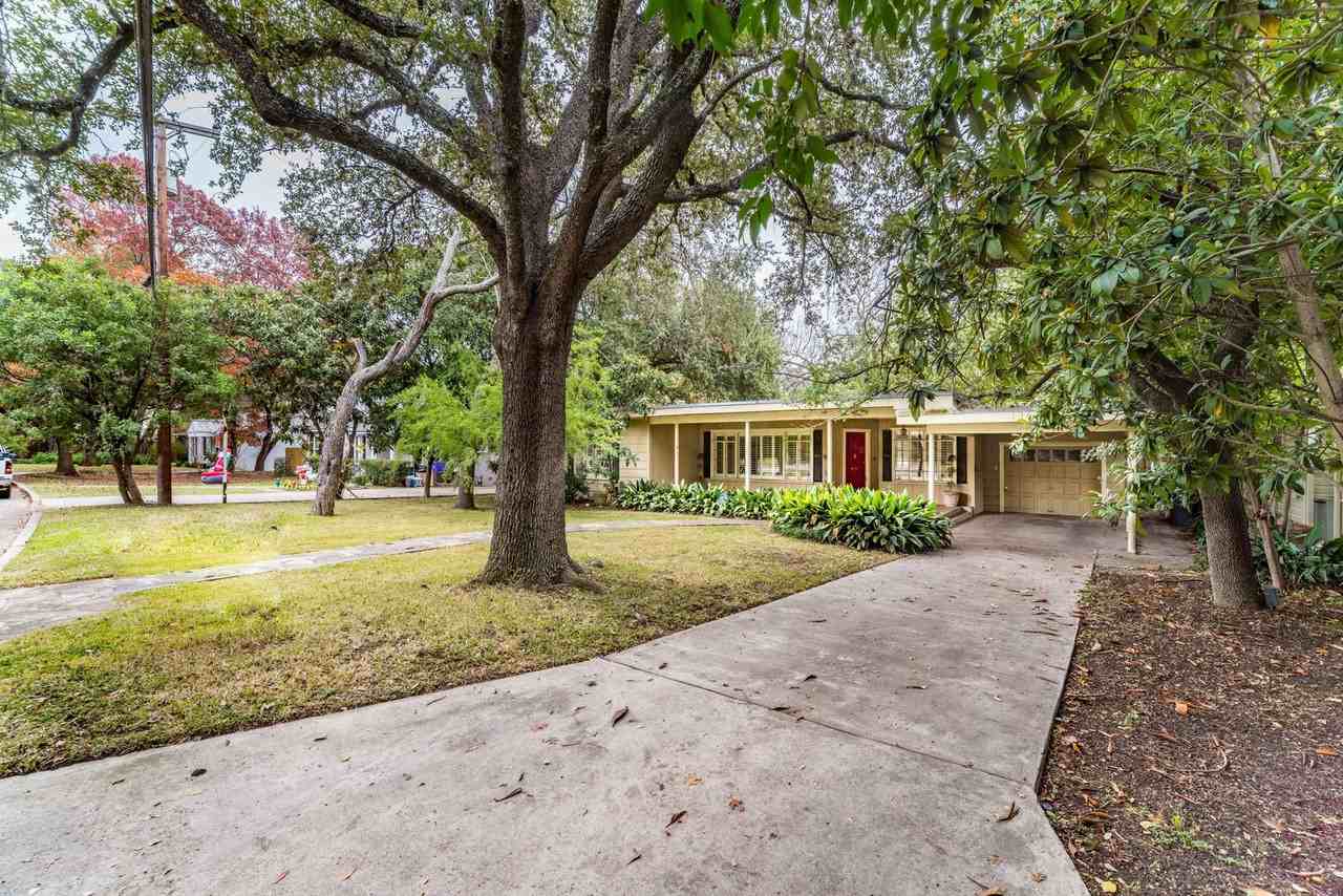 136 W Fair Oaks Pl - Photo 2 of 25