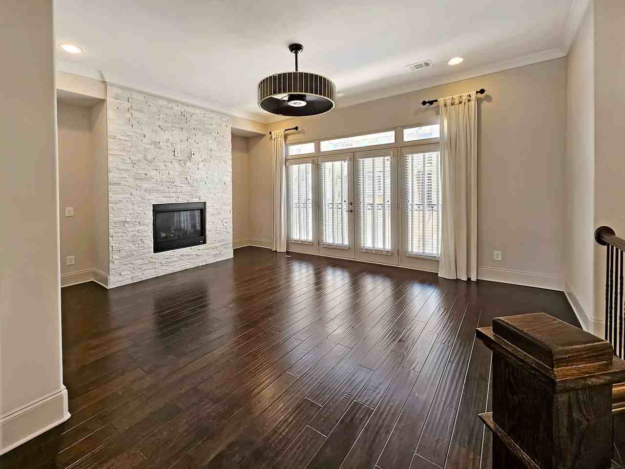 2142 Coventry Dr - Photo 5 of 50